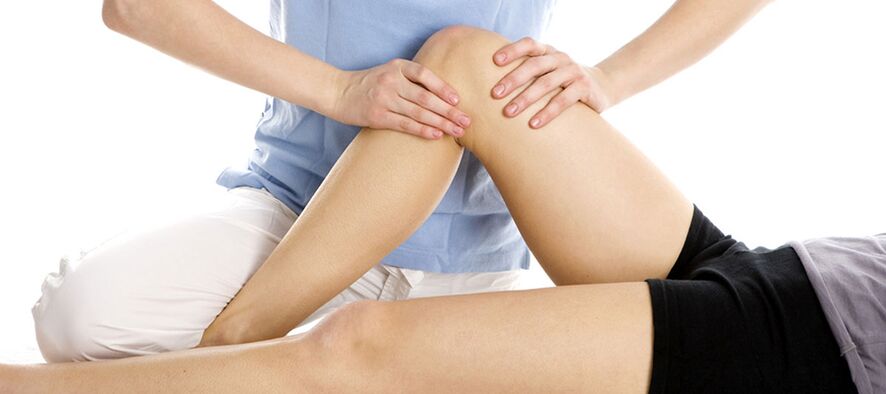 Massageprocedure voor artrose van het kniegewricht