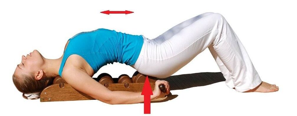 Massageapparaat voor de behandeling van spinale osteochondrose